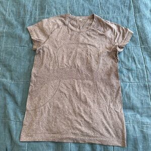 Lululemon Swiftly Tech Short Sleeve Size 10